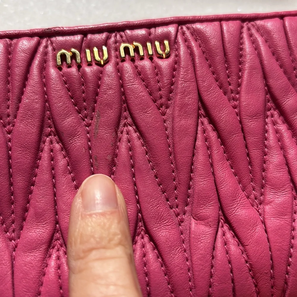 MIU MIU Zippy Wallet